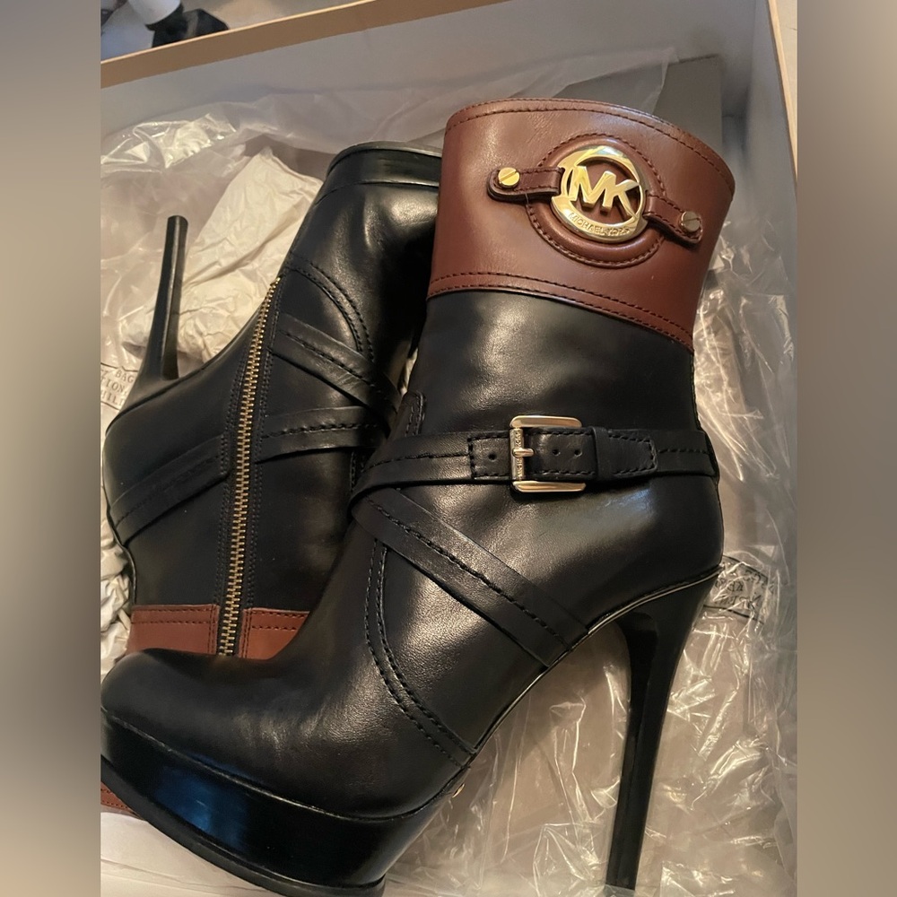 Michael Kors - Picture 1 of 10